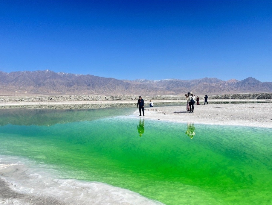 敦煌包車租車漸成團(tuán)體單位所喜愛！