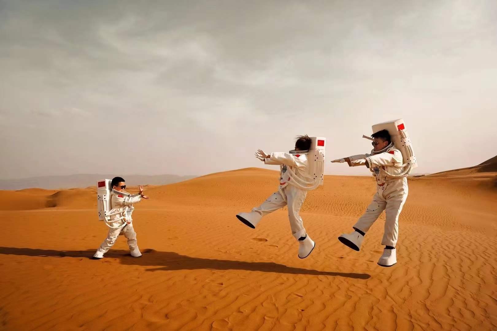 敦煌逐西租車公司：租車交接車時(shí)該怎么辦？提車該注意哪些事項(xiàng)